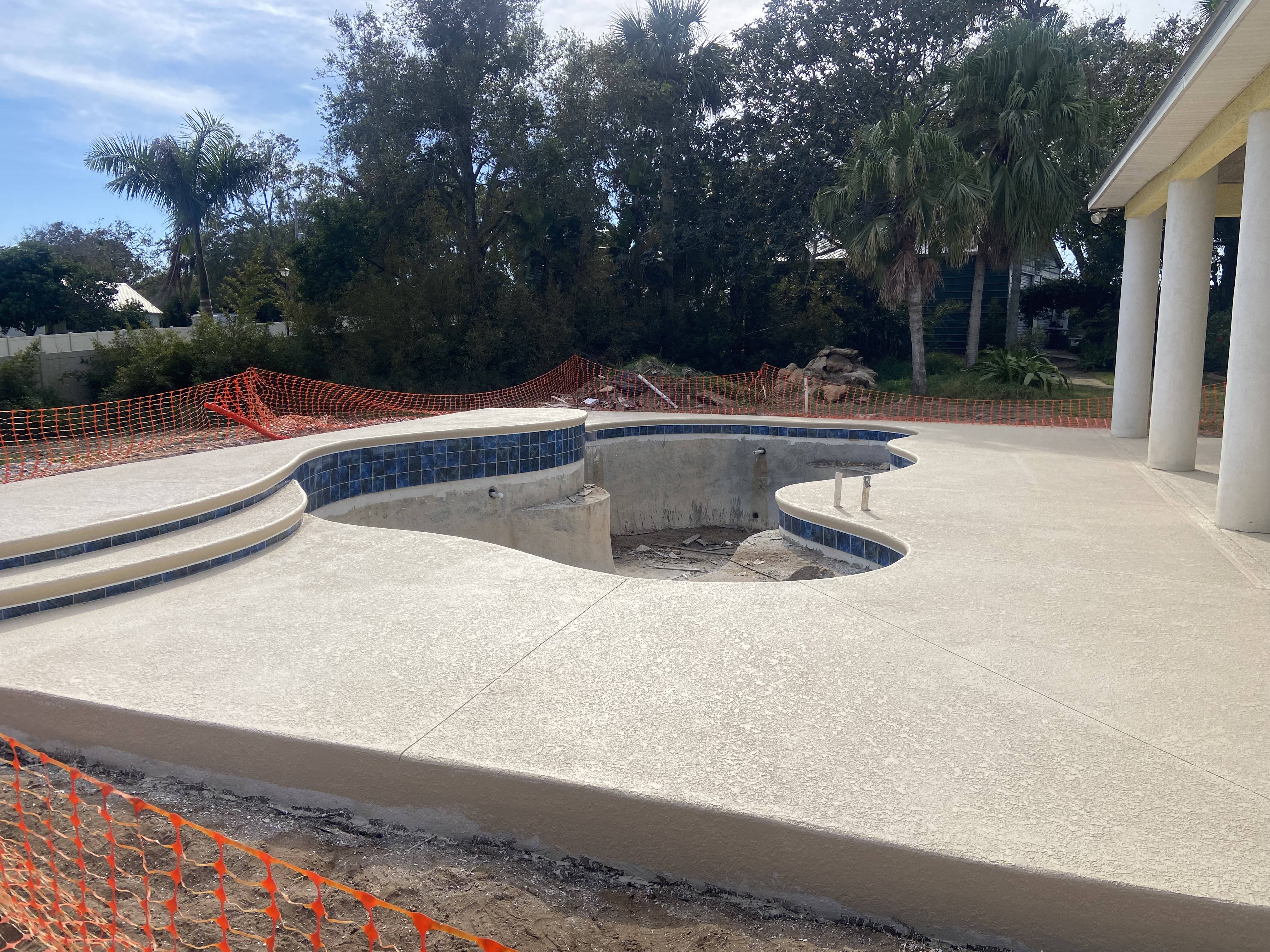 Spray deck coating